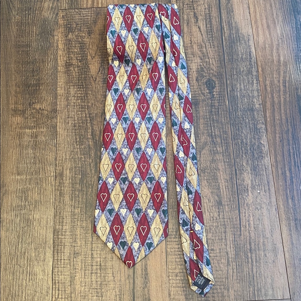 ❤️Weekenders 100% silk Red and Gold Heart Patterned Tie